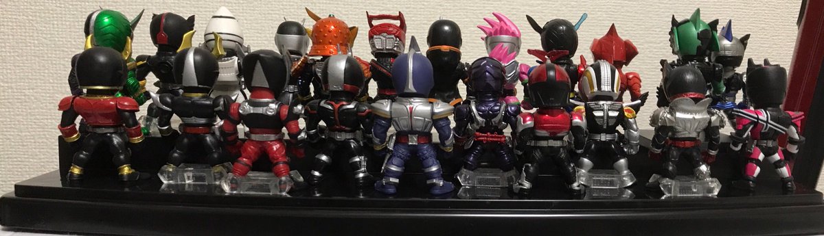 rebanira_mrt's tweet image. 遂に…平成主役ライダーコンプリートできたー！１つの夢が叶った瞬間です…本当にこのシリーズ買い続けて来て良かったって思う…
#仮面ライダー #コンバージ仮面ライダー  #仮面ライダーグッズ