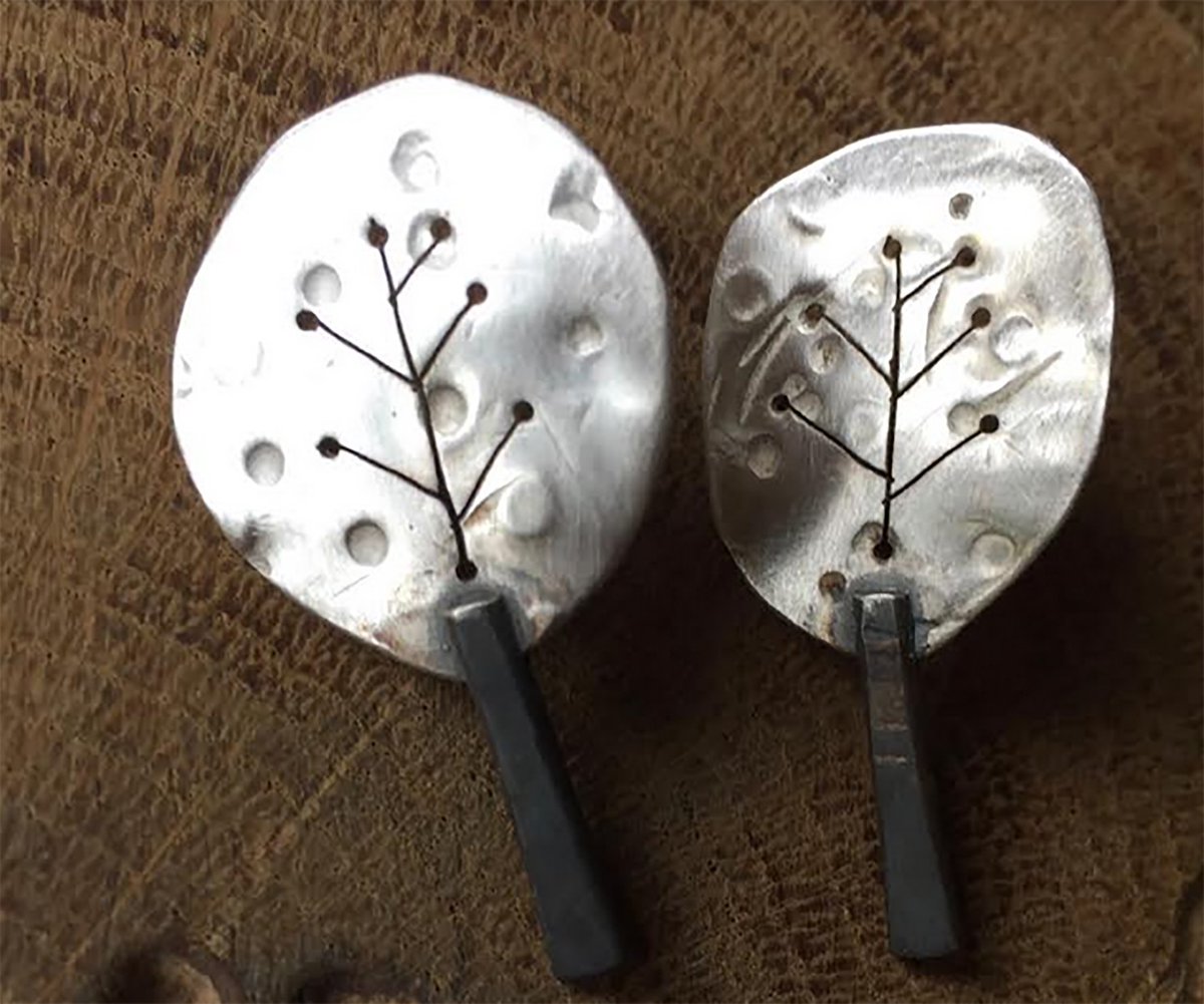 Sarah Dobson is one of 9 makers/artists exhibiting at The Woodyard Group 14/15 - 21/22 July. 38 Cheddars Lane CB5 8LD - no.41 in the guide "Playful figurative jewellery, fairy tales in silver!"
#CamOpenStudios #COS2018 #cambridgeopenstudios #cambridgeartists #silversmith #silver