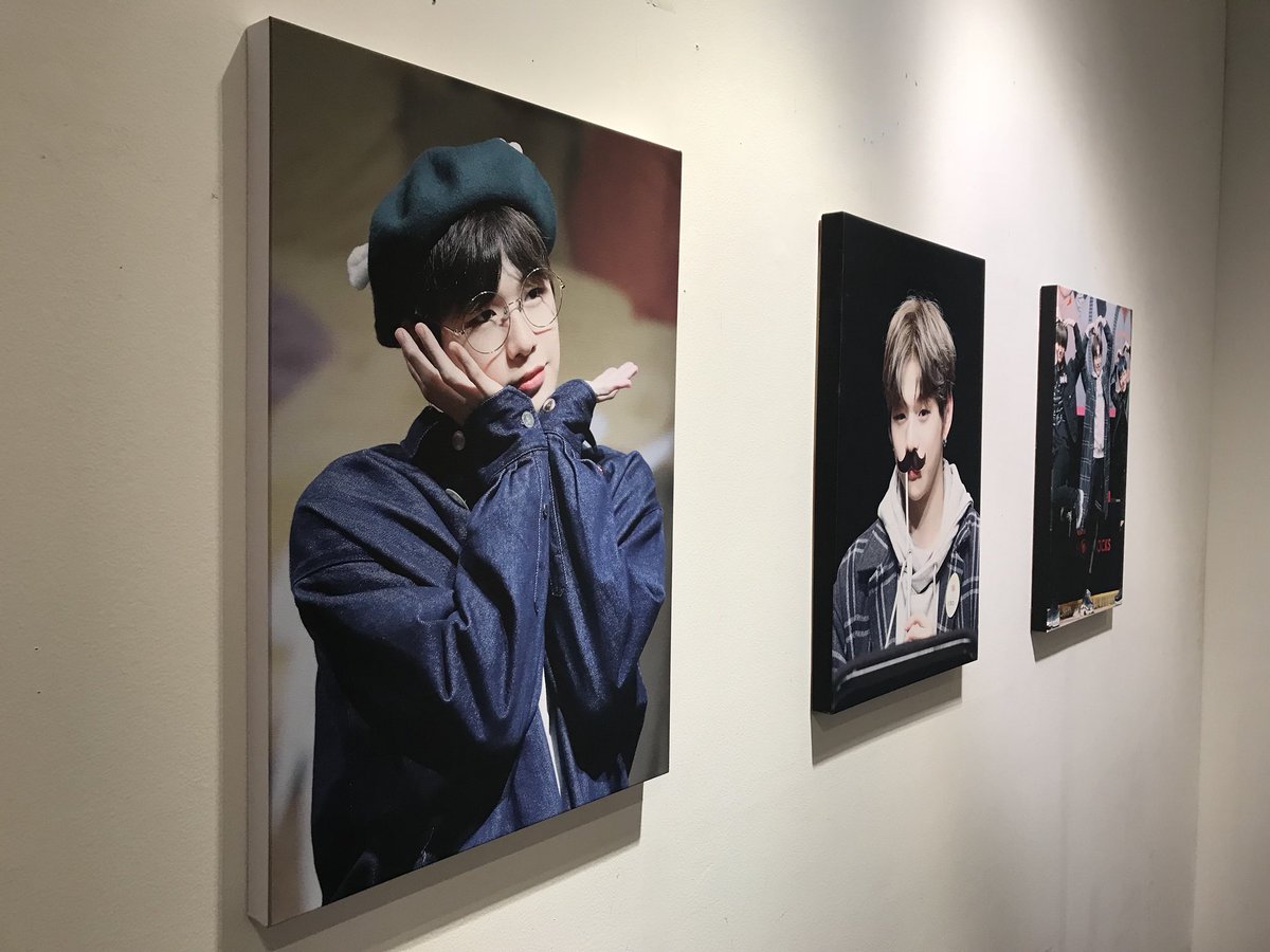 FOREVER_K_DN's tweet photo. @unlimited_dn 님의 전시회ㅠㅠㅠ사진도 너무 이쁘고 트레카도 교환해주시는 😇님들 덕분에 행복한 시간이었움돠!!!불행한 건 내 통장뿐...지름신강림...🤣🤣
#THINK_ABOUT_DANIEL https://t.co/BjBnYQsPbc