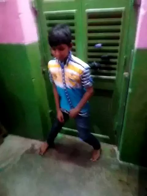 RoopaKumari10's tweet photo. #LIKEapp What a magic video posted by @Roopa Kumari, I just can't help sharing it! https://t.co/XrSVRUnveM https://t.co/5jGrNIlBVA