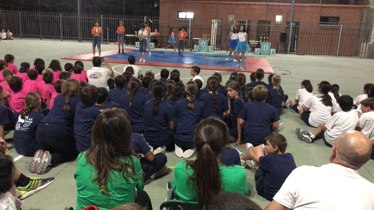 AlminarEsclavas's tweet photo. Una gozada vivir la #VCopaACI en la que han participado los colegios de @feducaci Enhorabuena a los campeones @Feducaci_madrid y a todos los participantes y en especial a nuestros @esclavascordoba que disfrutaron de una competición modélica #Deportividad #Compañerismo #Amistad https://t.co/BOSf8b7Zjc