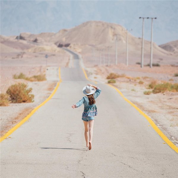 lenhatquynh_'s tweet photo. Take the long road ahead because success is waiting for you ๐ฎโโ๏ธ
#followme
#addfb: https://t.co/3C4X6sMzyp https://t.co/CdLMQa6AlT