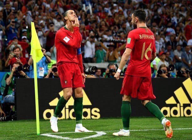 majed_alshibani's tweet photo. ما شفت ولا أتوقع أشوف تنافس فردي أقوى وأمتع من 10 سنوات تقاسمها ميسي ورونالدو على القمة وما زالوا.
محروم اللي ضيع هذه السنوات لإثبات أفضلية أحدهما على الآخر .. إثنينهم أساطير لن تتكرر❤️ https://t.co/iSDtSmIE6O