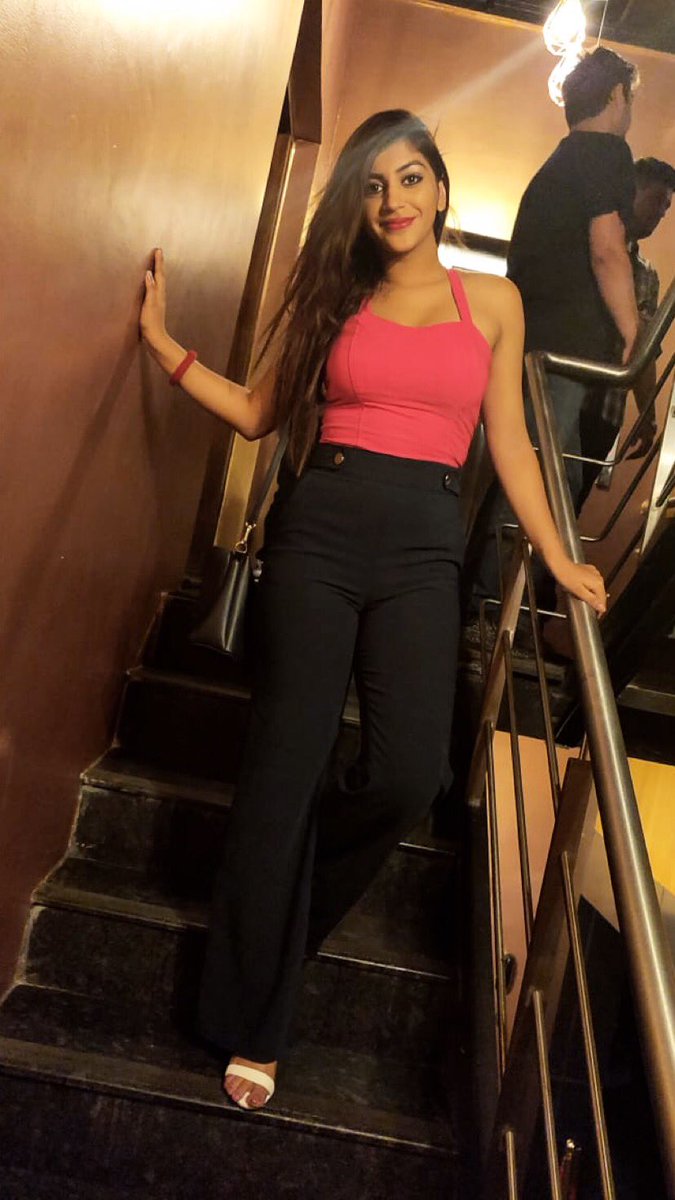 YashikaFansPage's tweet photo. Gorgeous Beauty @iamyashikaanand ♥️ https://t.co/TPl8fqMZxB