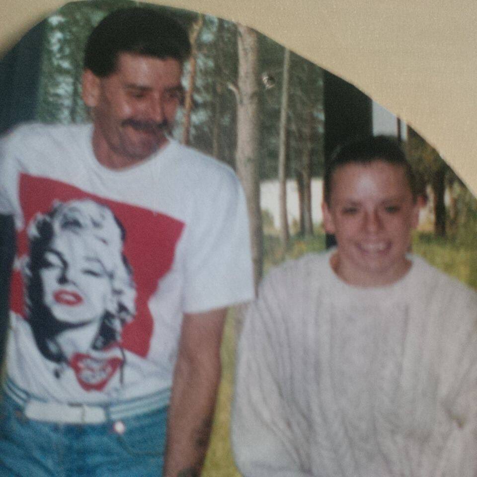 elliejones1974's tweet photo. Wishing every dad out there happy Father's Day . And to everyone who still has their dad with them treasure him look after him love him! #goodtimmes #teachingdad #daddiesgirl https://t.co/mtx8wN34BA