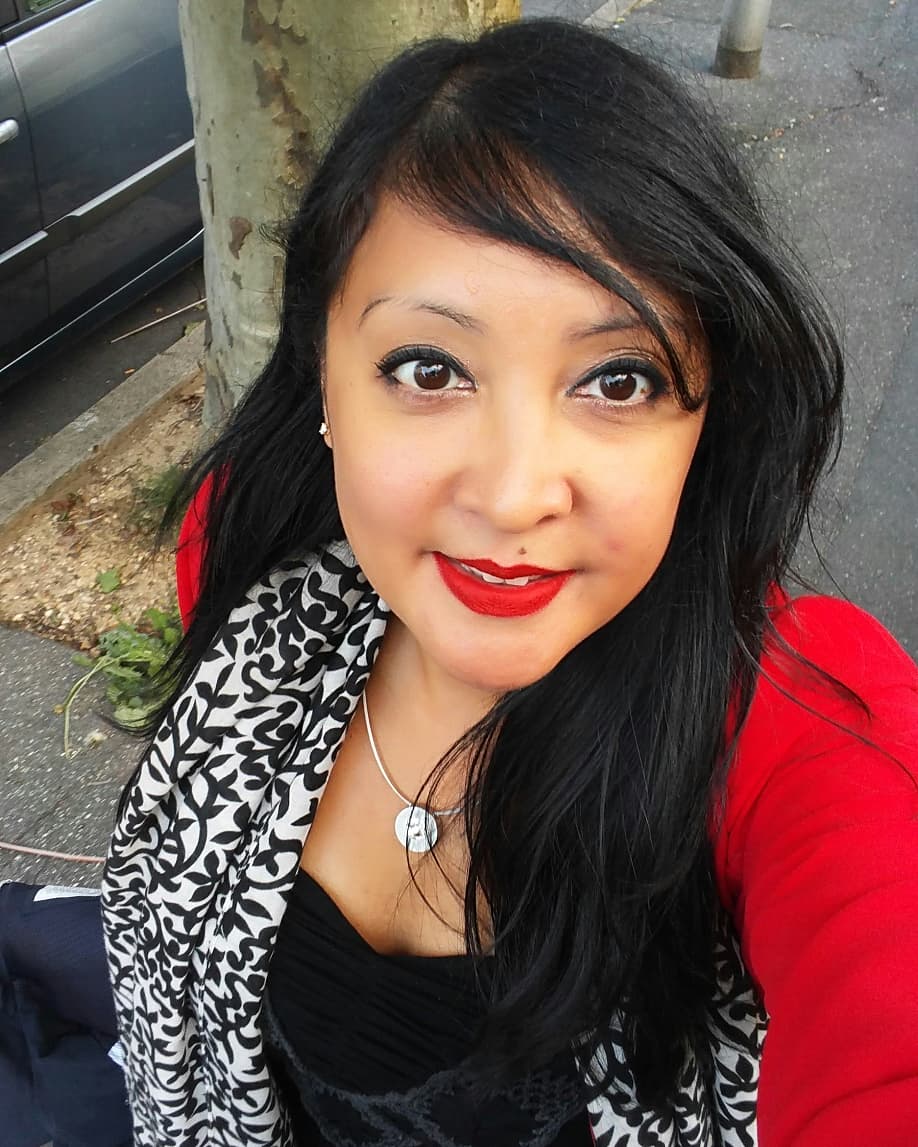 BUIPauline1's tweet photo. Soirée d'anniversaire d'une amie ➡ 50 ans, ça se fête ! 🎉🎂 ✅ Le super rouge à lèvres @nuskin est de sortie: teinte Roar, le rouge par excellence ! 💋💇💑💄Un #musthave 😍 #happy #couple #red #blue #ral #lipstick #nuskin #powerlips #powerlipsfluid #nucolour https://t.co/rqD6iuoRvF