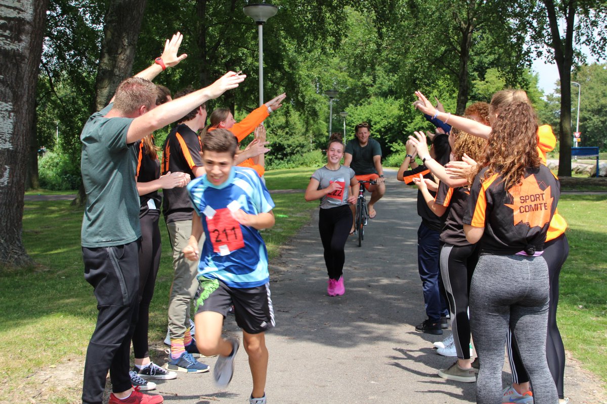 Vrijdag een toptriatlon gehad. Alle deelnemers: van harte gefeliciteerd met de mooie prestatie! Dank aan onze hulpouders en leden van het sportcomité!