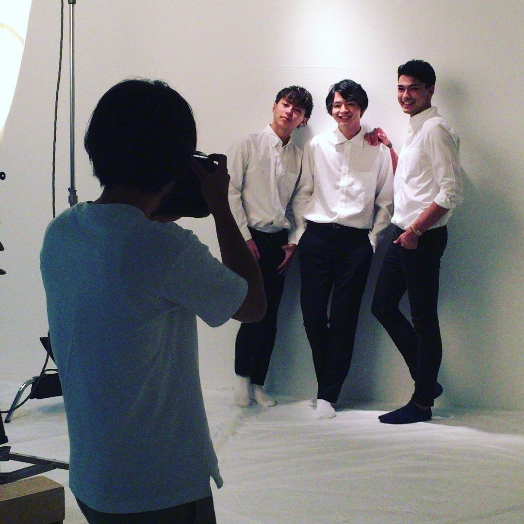 Code9421's tweet photo. 昨日は松田爽、原田泰西、石倉ノアでとある女性誌の撮影をしてきました！
情報解禁も近���報告できると思いますのでお待ちください🤗
#Code #松田爽 #原田泰西 #石倉ノア https://t.co/J3XpLNNr8y