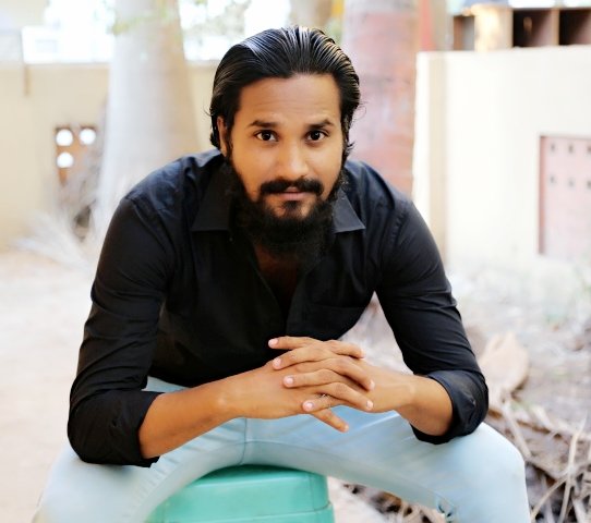 Sha_actor's tweet photo. #Actorsha Officl #ஷா
#Actorsha #Actor #Sha
#Oorakaanom
#Oora #Kaanom #Ooty movie still.
#blackandskyblue #black #skyblue https://t.co/Yq6Mr1fVLh