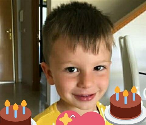mariahb1990's tweet photo. Feliz cumpleaños! Para uno de los niños más hermosos #RubénjrCH quién cumple hoy sus 3 añitos! @maria_hb18 https://t.co/qQZj6Eg2z0