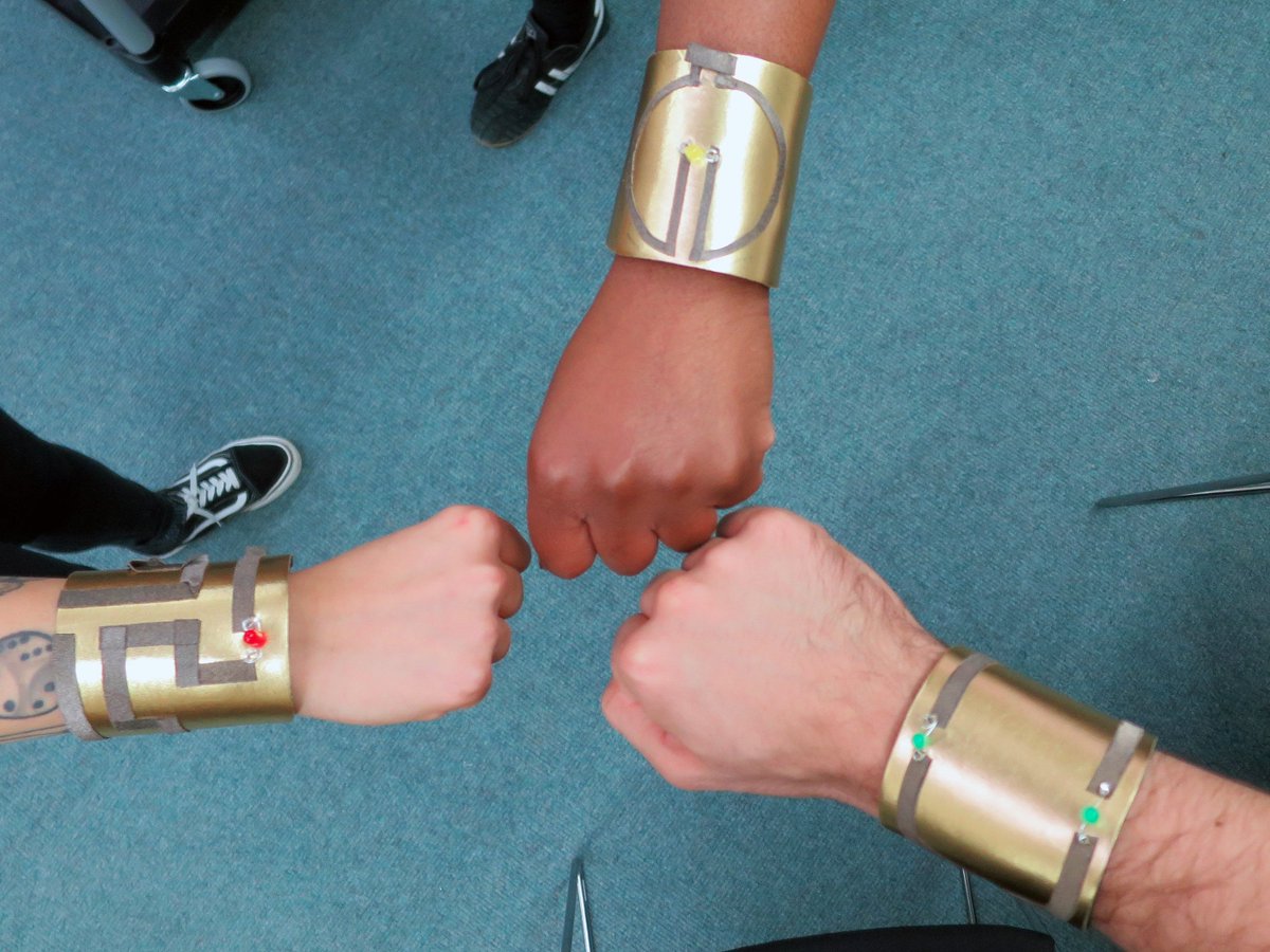 RachelFreire's tweet image. I&apos;ll be in #Liverpool on 30th June for @LpoolMakeFest. Come join my Intro to #eTextiles workshop. Free and for everyone, ages 8+. Learn to make your first #etextile #softcircuit! Details: lpoolmakefest.org/portfolio/intr…