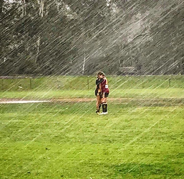 StevoMedia's tweet photo. Worth an award this  ... under 11 girls, Kevin Bartlett Reserve ... opponents staying warm. Picture: Random parent @afl ⁦@7NewsMelbourne⁩ ⁦@YarraJFL⁩ https://t.co/GDEcrpARna