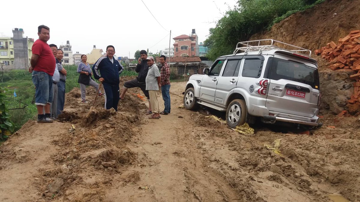 NituGhaley's tweet photo. let us go home safely :(
#PoorWe #Development https://t.co/vsXWoBqr1q