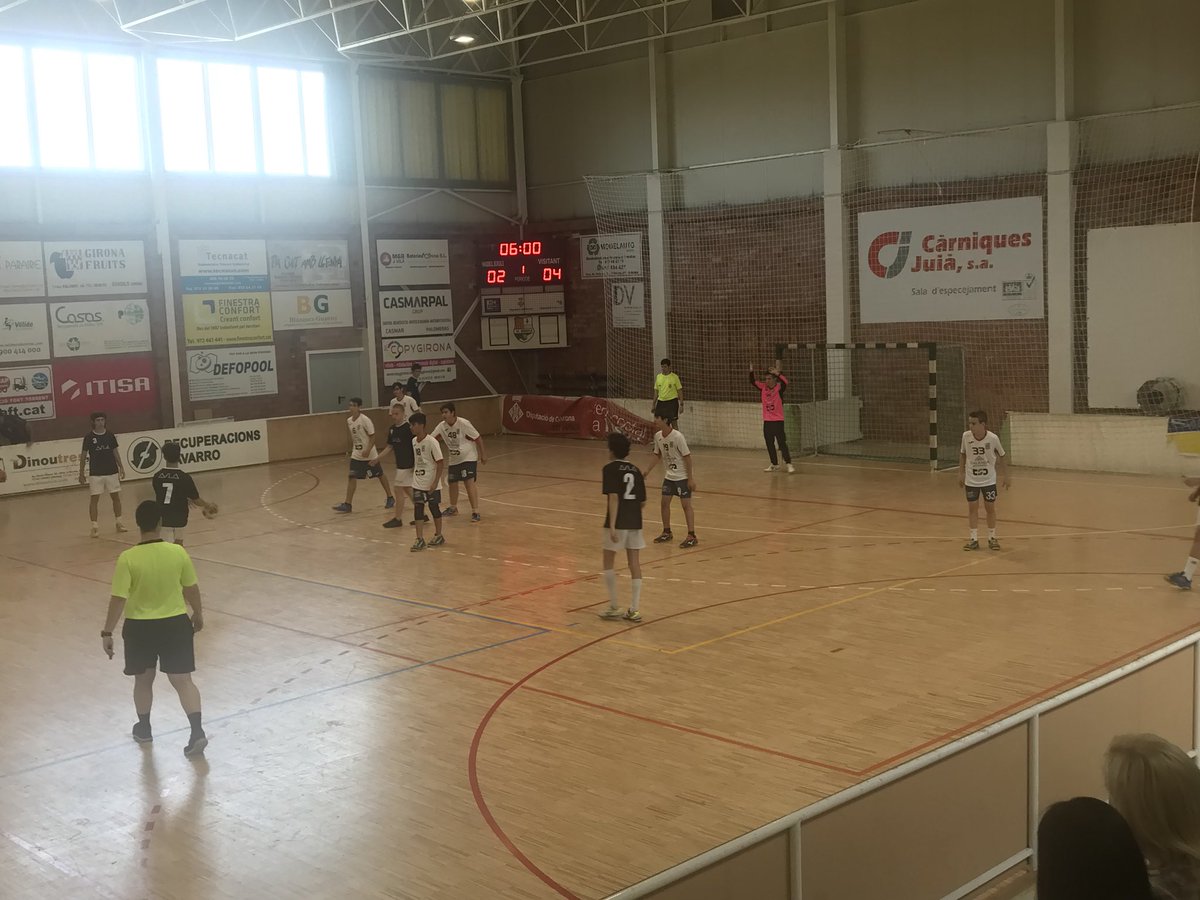 FedCatHandbol's tweet photo. #CopaHandCat 🏆 | Final Copa Federació Cadet Masculina
👉 @AEAulaHandbol vs @BMEsparreguera
➡ FINAL
🏟 Bordils
📺 https://t.co/AgJCmmjDKJ https://t.co/qASVabn1EX
