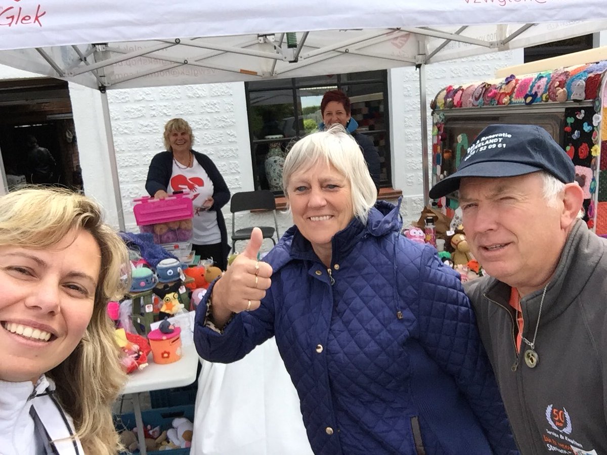 GlekVzw's tweet photo. Bezoek uit #staden! @FrancescoFV  je hebt vele groeten ;-) #bedankt #bekendmaken #netwerk https://t.co/6QKUsdOH1s