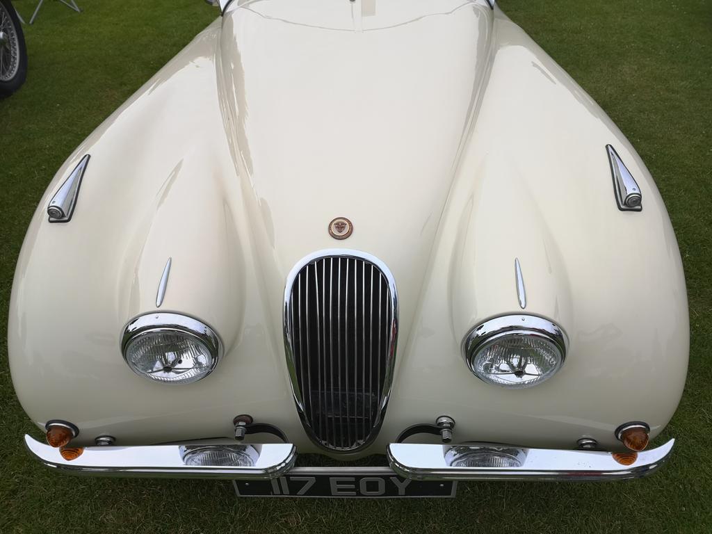 AcerEng's tweet photo. Love the old Jaguars #classic #Jaguar  #UKmanufacturing #jlr https://t.co/EKdWoyBZn0
