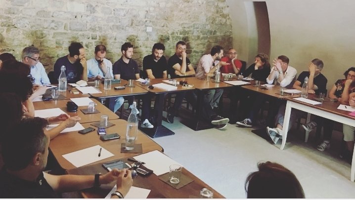 LoreRocchi's tweet photo. Domeniche alternative. Gruppo consiliare di maggioranza, sindaco e giunta a lavoro, a testa bassa, per #Prato. Avanti! @MattBiff
🏖🏖🏖 https://t.co/aPearuB9J6