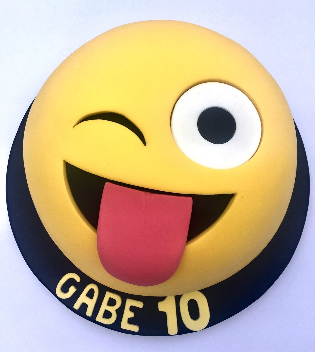 shapecake's tweet photo. Here’s lookin’ at you! Happy birthday Gabriel! 😜🤪 #Emojicake #cakecardiff https://t.co/96kCWFDzYO