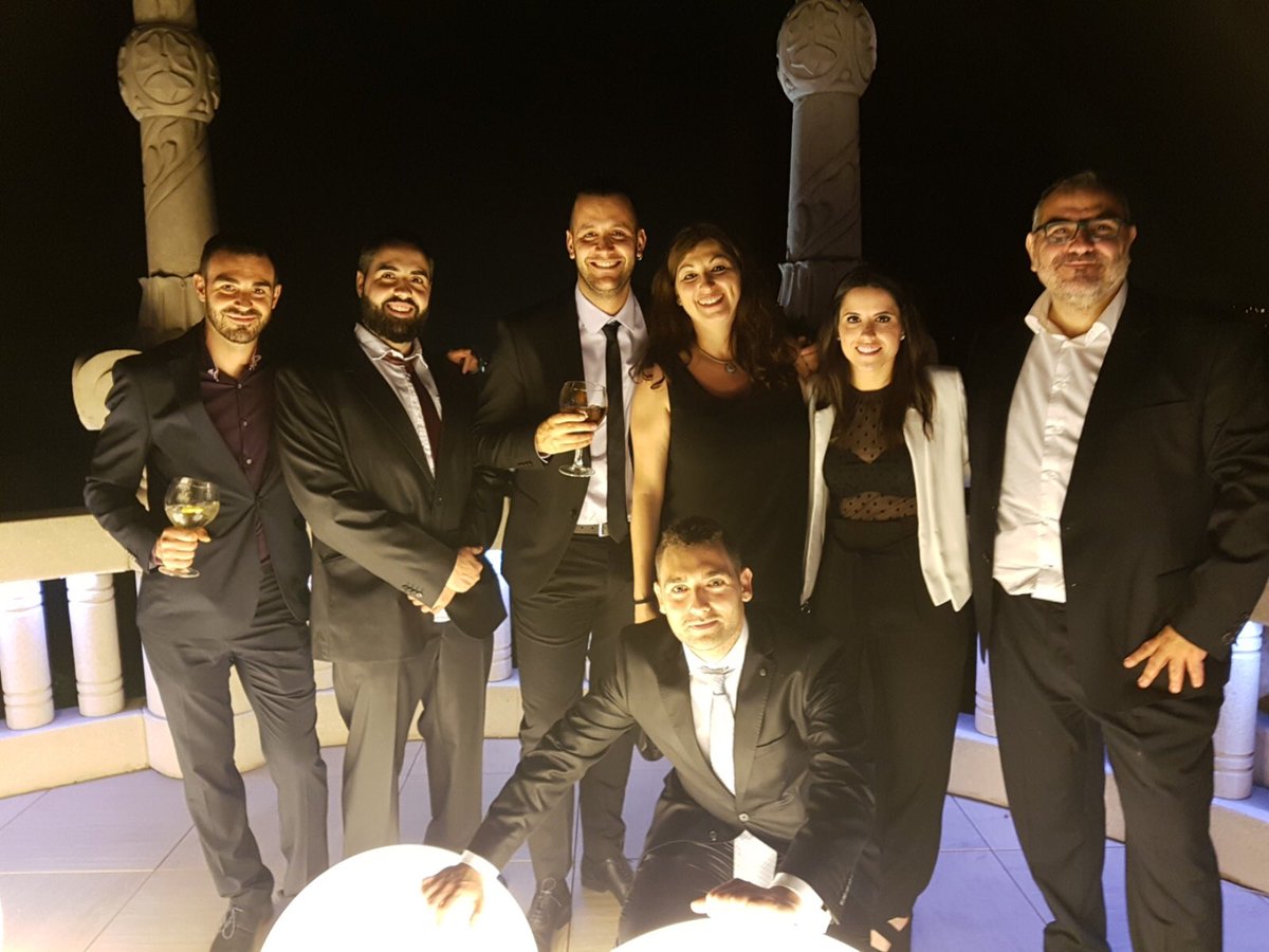 jm1ru's tweet photo. Hay gente con la que pese tener tus diferencias te empuján a mas, una piña para  dar el todo por el todo, y estos son los ex-alumnos del #CAI #Detcon2018 https://t.co/bWNYd4OsrC