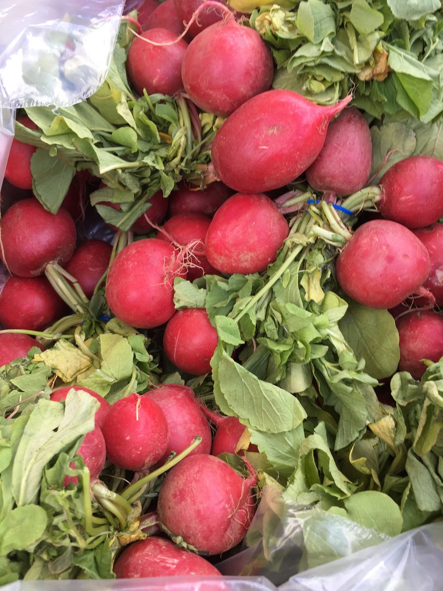 prospectfarmers's tweet photo. Come on out to PRCC and meet your farmers, makers and bakers. We will have eggs, meats, veggies, cakes and strawberries! Hot food, good coffee and tunes too. https://t.co/h8gtFZqTVF
