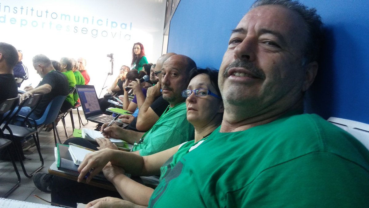 Plenario #XXIIIEstatalPah.

Nuestra compah <a href="/kriselida/">aza</a> exponiendo todo lo recogido en el Taller realizado de Criterios Básicos en la jornada de ayer. 

Creando sinergias en un escrito que siempre está vivo y que jamás hay que dejarlo apartado en una vía muerta. Pedagogía <a href="/LA_PAH/">Plataforma de Afectadas por la Hipoteca</a>.