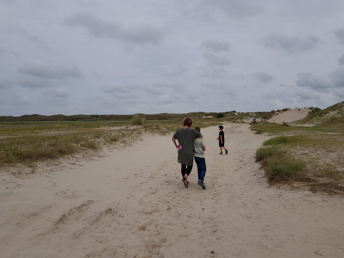 IvoHuizinga's tweet image. Een dag om in te lijsten! Vanmiddag even naar de Slufter en daarna om een ijsje bij Labora. #rennen #springen #vliegen #duiken #vallen #opstaan #doorgaan #topdag #vaderdag