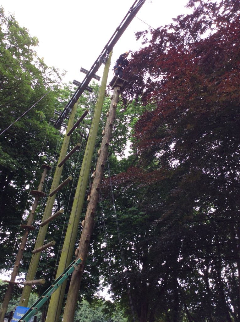 stcharleshullY6's tweet photo. Amazing efforts on the trapeze #PGL https://t.co/i10B2nVzCP