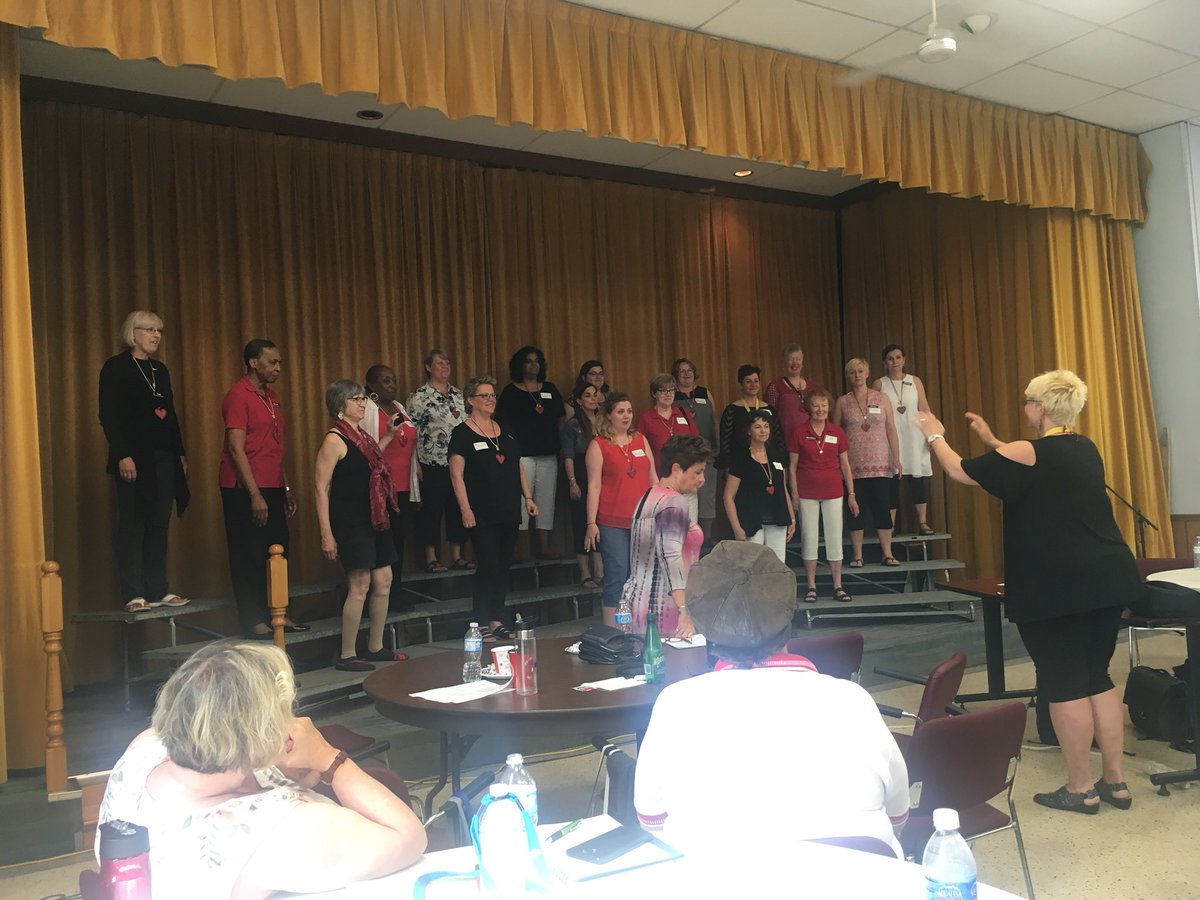 HHCSings's tweet image. We are having such a great time learning from the amazing Kim Wonders! Two days in a row of fun!