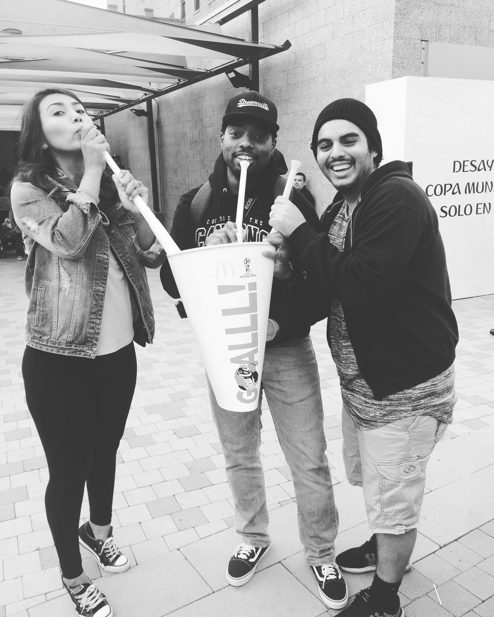 Copa Mundial de la FIFA con la familia Danny y Kathy. #shareshoutgermany #shareshoutMexico