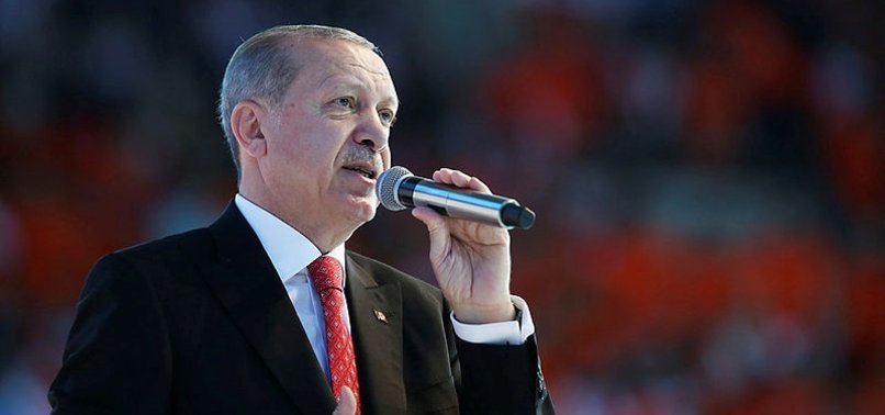 sputnik_TR's tweet photo. Erdoğan: O CHP zihniyeti, Menderes gibi insanları ipe götürdü. Ey Muharrem, Menderes ve arkadaşları ipe götürülürken siz ne yaptınız?
https://t.co/W5zBEROWS4 https://t.co/JQdfLufCUH