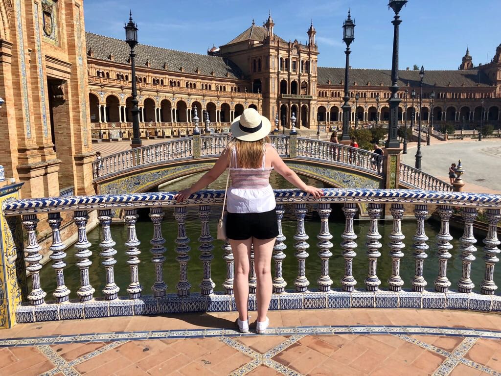 Enjoying the sunshine in Plaza de España - what a beautiful place! ☀️😍 #Sevilla #lblogger #fblogger #spain