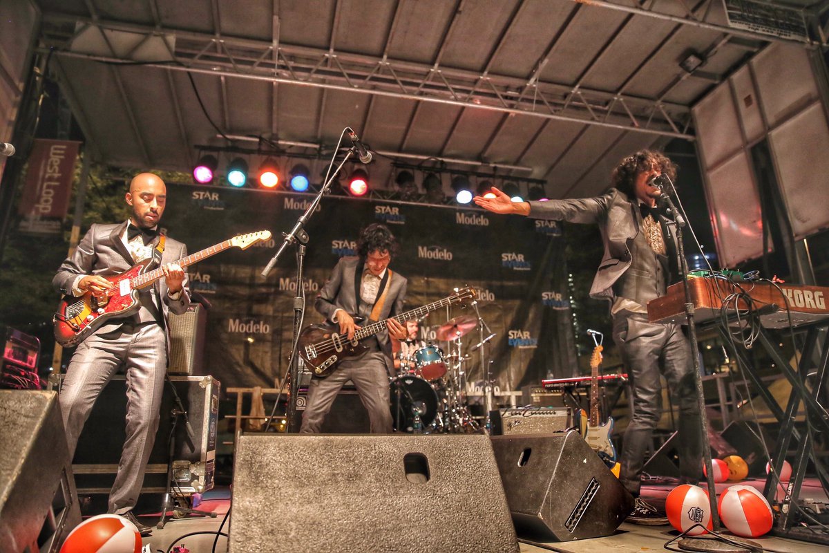 ChicanoBatman's tweet image. We love you Chicago. Thanks @tasterandolph. 📸: Aaron Bradley