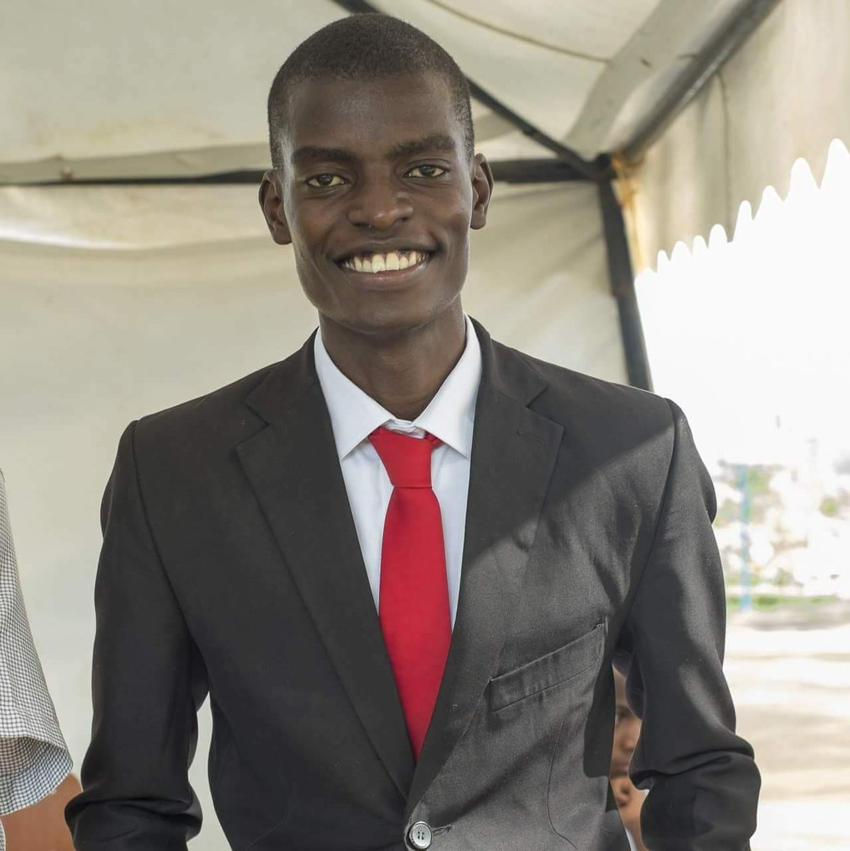 kachanchali's tweet photo. Introducing our new manager @MR_TWINO
#ICanConfirm that team #bonshe has already tasted his tactics.
#NLL9
#findingx
@ntare_league https://t.co/avVZj4cKty