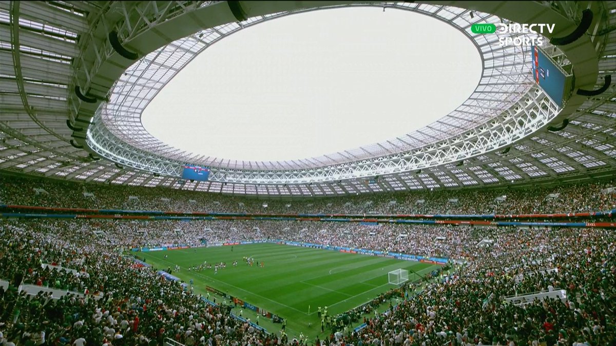 DSports's tweet photo. ¡Terminó el 1T! | Grupo F | Jornada 1

#GER 0-1 #MEX
⚽ Hirving Lozano (35').

¡GRAN primer tiempo! ¿Tendremos más magia y más goles en la segunda mitad? #ElMundialEnDIRECTV #Rusia2018 https://t.co/84CNgfIjKG