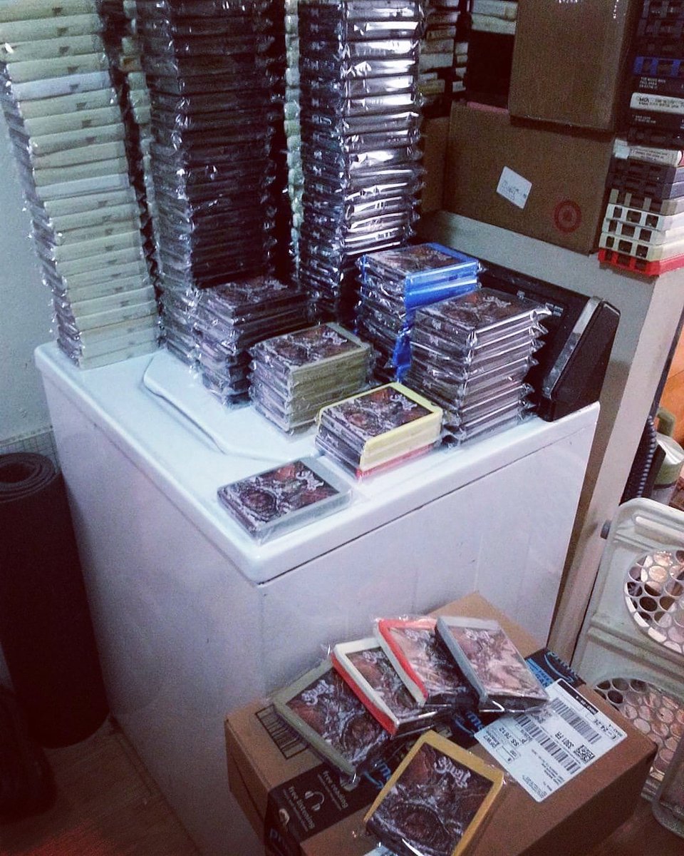 Alright UK!.. These #Ghost #8tracks are for you! 1st half of what you are owed. Exotic color roll call: mango, 2 peppermint, beige/blue mix, light grey/black mix, light grey, and a couple yellow. Hope you enjoy!
