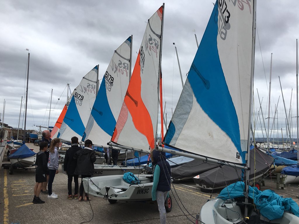 Athena_Racing's tweet photo. Teaching the next generation of team racers! #training #wksc #fevas #boodles #WKSCRaceteam #shesails #thisgirlcan #fun #teamracing https://t.co/zLSt2a9Frw