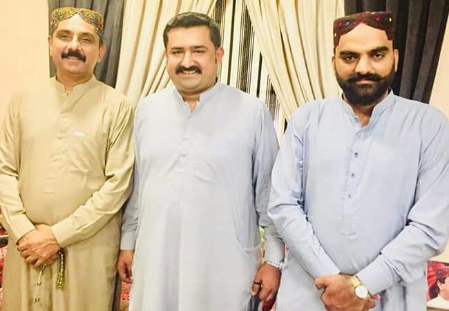 SYEDFAYAZALISH8's tweet photo. میری رہائش گاھ پر پاکستان پیپلزپارٹی ��ے عہدیداروں اور ورکروں اور ایس ایس جی سی کے ایمپلائز نے مجھے سے عید ملے۔ https://t.co/M88JaAUOZX