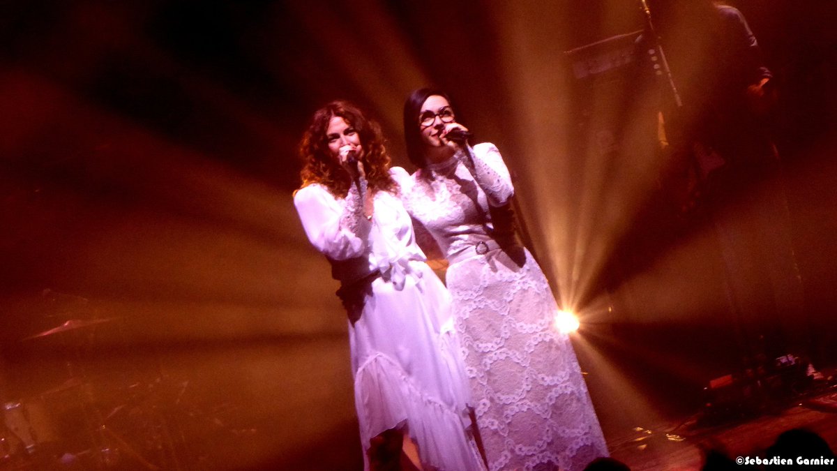 Concertsforever's tweet photo. En direction du Bus Palladium le 24 mai avec @brigittetheband @OLYMPIAHALL pour un moment plein d'émotion et de plaisir #brigitte #nues #nuesontour #concert #live https://t.co/ai4IQGtR37