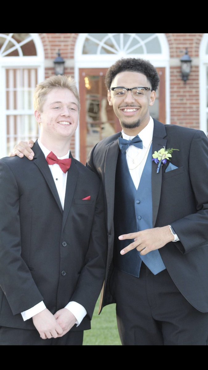 big5bucketz's tweet photo. Happy birthday @MR_3GOGGLES_14 Been one of my best friends for as long as I can remember. I hope ur birthday is great amigo 🎂🎉#workoutlegends #weyoked https://t.co/scYXeovyn1