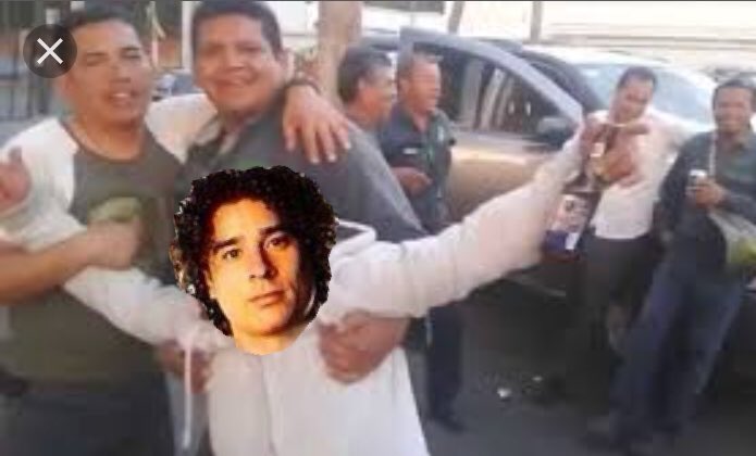 Chinohoven's tweet photo. Si ya saben que no la van a meter, pa que la tiran 😂😭😭 https://t.co/p1J2ixapiu