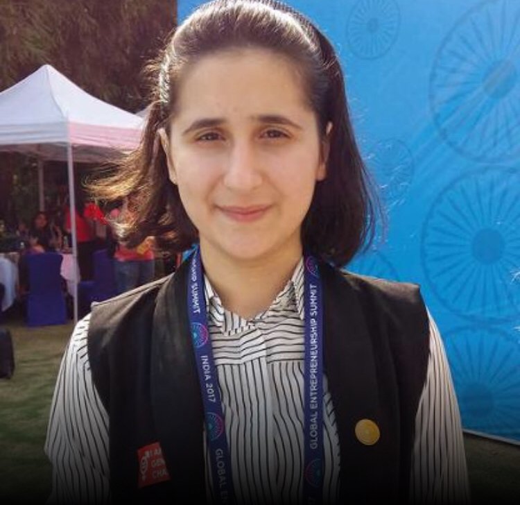 GEFeminin's tweet image. Reyhan Jamalova, une jeune Azérie de 15 ans, a conçu une machine qui transforme la pluie en électricité #RainEnergy #StoryOfChange - 24Heures    buff.ly/2JUXtDc