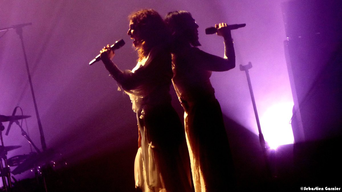 Concertsforever's tweet photo. En direction du Bus Palladium le 24 mai avec @brigittetheband @OLYMPIAHALL pour un moment plein d'émotion et de plaisir #brigitte #nues #nuesontour #concert #live https://t.co/ai4IQGtR37