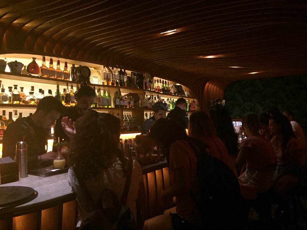 TheWholeWorldOr's tweet image. When a sandwich shop turns into a secret bar with the best cocktails you’ve ever tasted...💫🍹#elborn #visitbarcelona #barcelonabars
