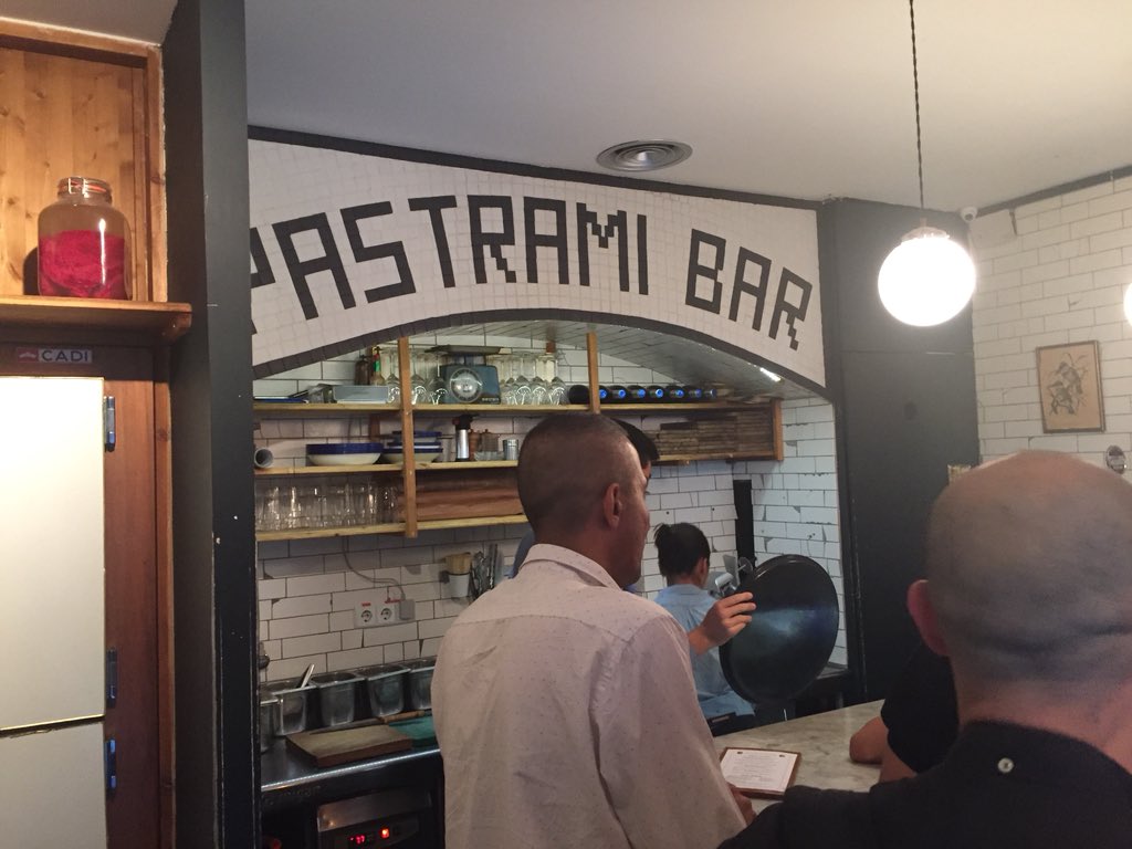TheWholeWorldOr's tweet image. When a sandwich shop turns into a secret bar with the best cocktails you’ve ever tasted...💫🍹#elborn #visitbarcelona #barcelonabars