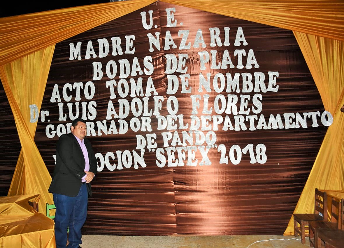 luchofloresgob's tweet photo. Agradezco el cariño de la promoción 2018 por nombrarme padrino de #SEFEX y también a nuestro Secretario de Coordinación General @BigabrielGarcia , quien me represento en este acto tan especial.
¡Felicidades queridos estudiantes! https://t.co/PqoJQSSUPQ