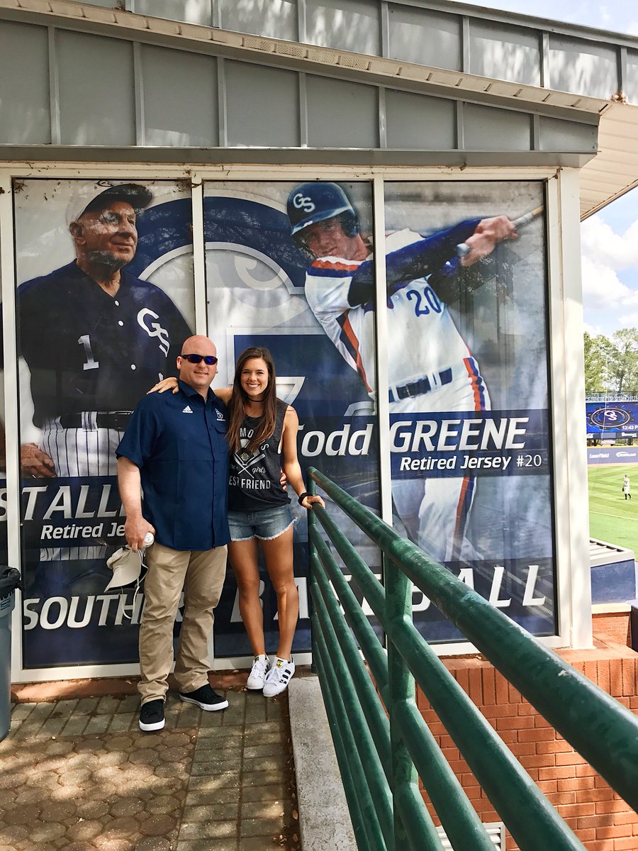 ArynGreene's tweet photo. Happy Father’s Day ya goofball! I love you!! @ToddGreene20 https://t.co/4vRpcDNIIg