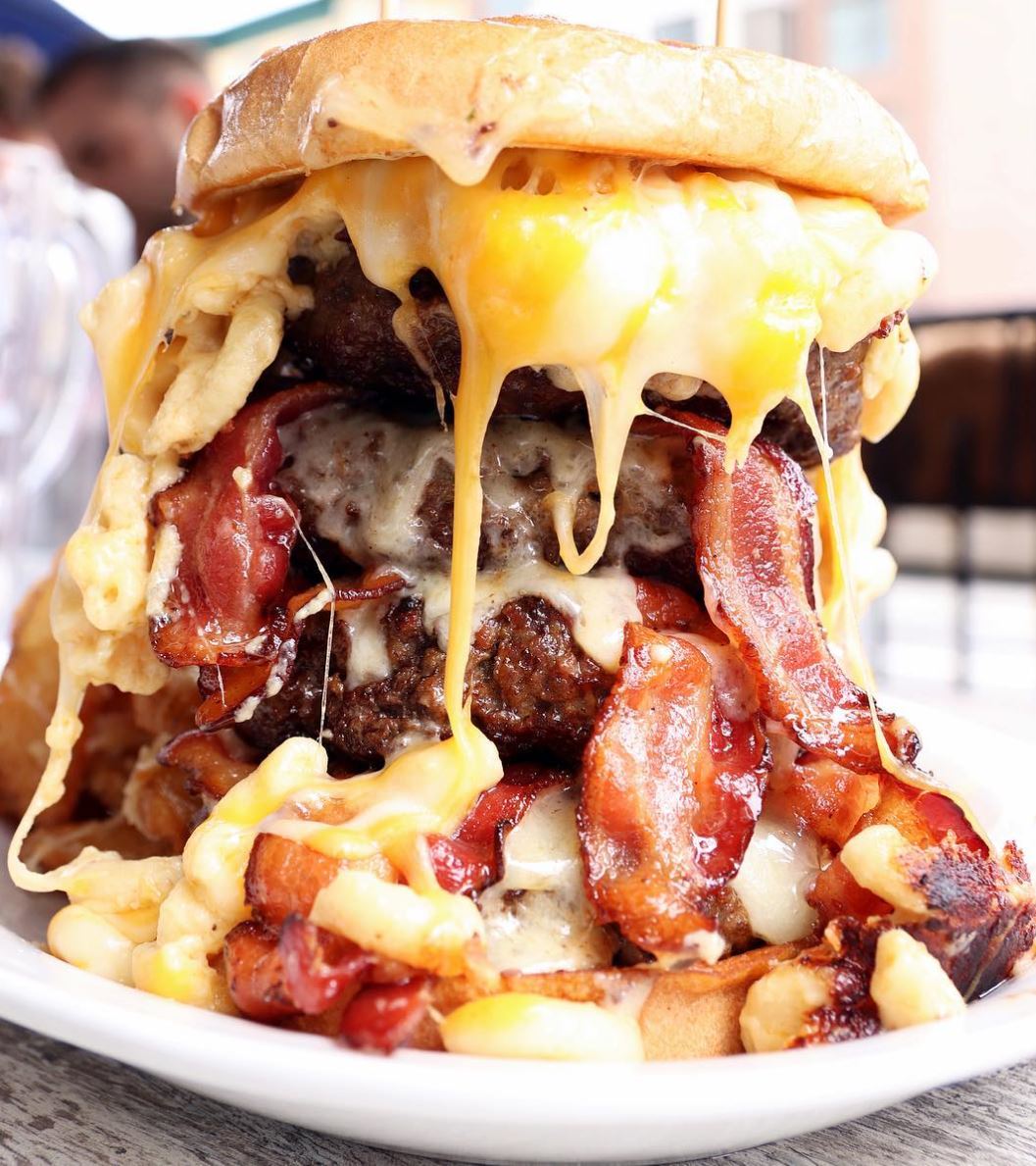 SchweidAndSons's tweet photo. Move over, ordinary Sunday #brunch. Dad needs the biggest and best for #FathersDay. That's where this #Burger from @BostonBurgerCo comes into play... https://t.co/QjwNc3ShAE
