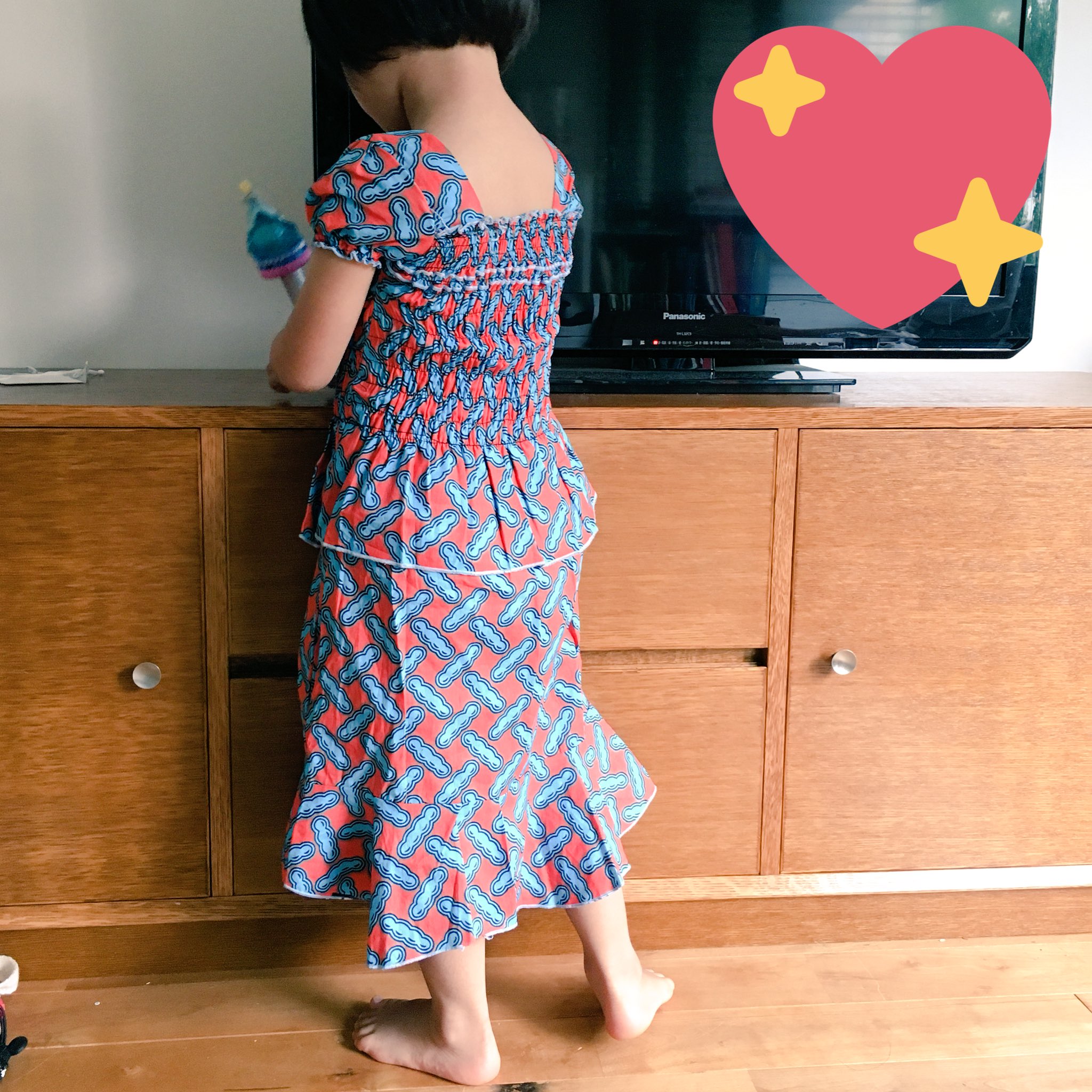 板倉 梓 No Twitter アフリカフェスでかったお洋服がとてもかわいい こういう大人みたいなシルエットの子供ワンピースもっとあるといいのに とても気に入ったようで着たままレリゴーをフルで二回踊っていた 板倉 梓 No Twitter アフリカフェスでかったお洋服がとてもかわいい こういう大人みたいなシルエットの子供ワンピースもっとあるといいのに とても気に入ったようで着たままレリゴーをフルで二回踊っていた