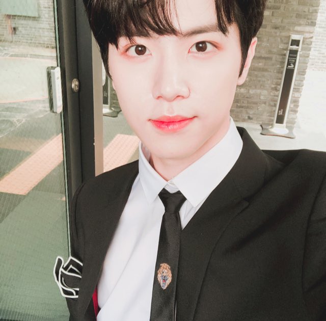 KDH_official's tweet photo. 기습! https://t.co/zFq0qWHw82