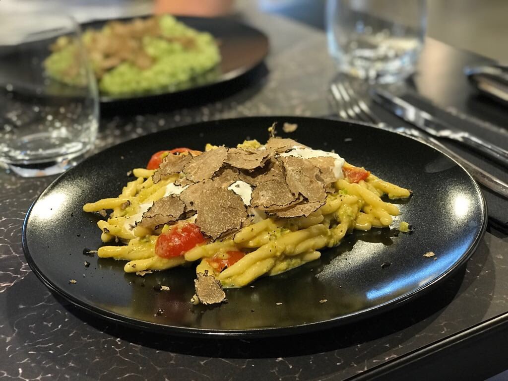 michelecmassari's tweet photo. Paese che vai #urbanitruffle che trovi ! I love @UrbaniTruffles @UrbaniTartufi https://t.co/pdx5YZwaId